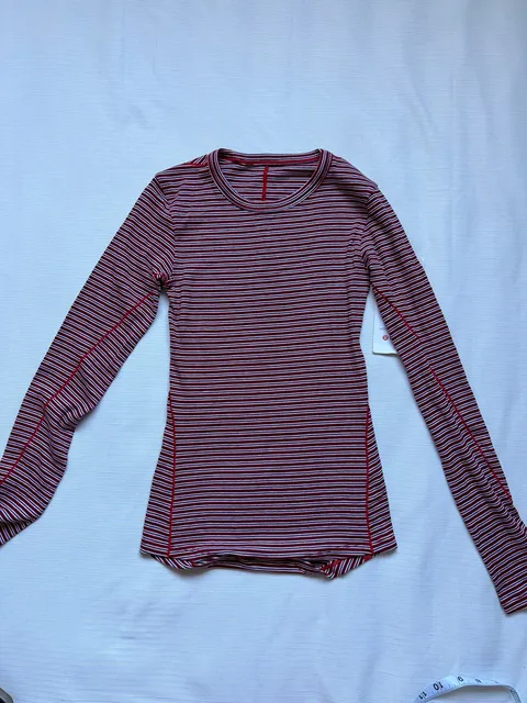 Lululemon Hold Tight Long Sleeve Size 0 Red Stripe