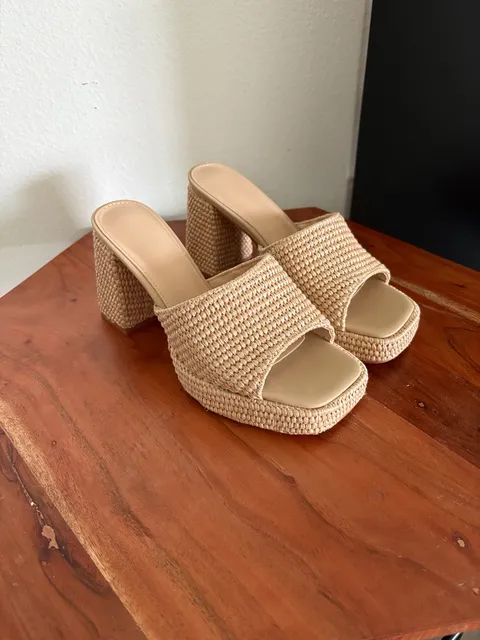 Woven Rattan Square Toe Block Heel Sandals Size 8 Beige