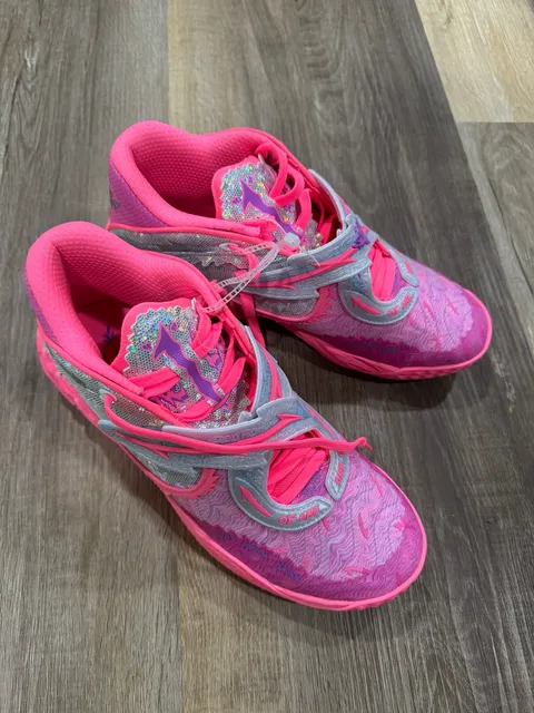 Puma LaMelo Ball MB.05 World Tour Pink Basketball Shoes Men's Size 11 New No Box