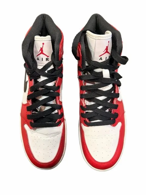 Air Jordan 1 Retro High Chicago Size 6.5Y White Red Black