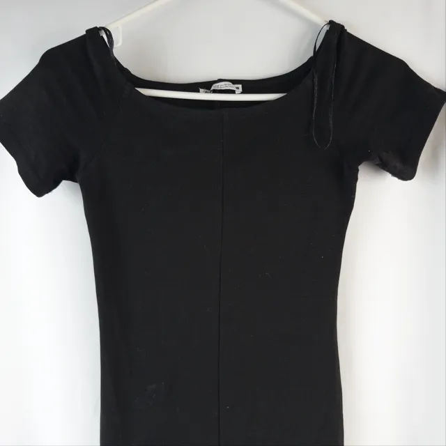 Zara Top Size M Black Short Sleeve Off Shoulder