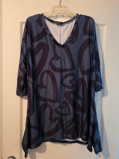 Lily by Firmiana Heart Print V-Neck Tunic Size 3X Blue Green Shirt Top
