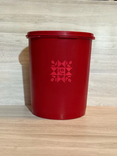 Tupperware Red Servalier Canister Tulip Quilt