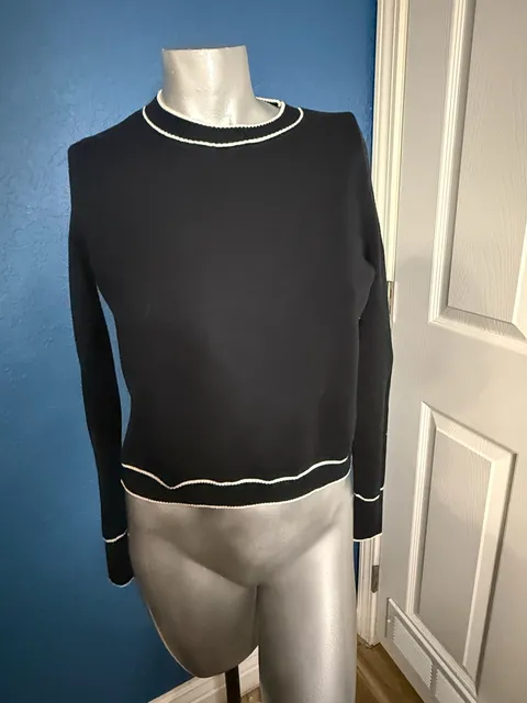 Truth by Republic Black Knit Sweater with White Contrast Trim XS
