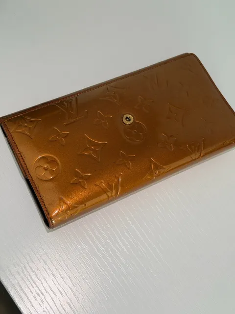 Louis Vuitton Monogram Vernis International Wallet Bronze Patent Leather
