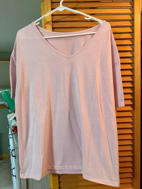 Unbranded V-Neck T-Shirt Size XL Light Pink Short Sleeve