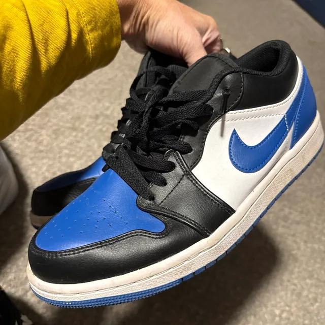 Air Jordan 1 Low Size 8.5 Royal Black White Sneakers 8.5