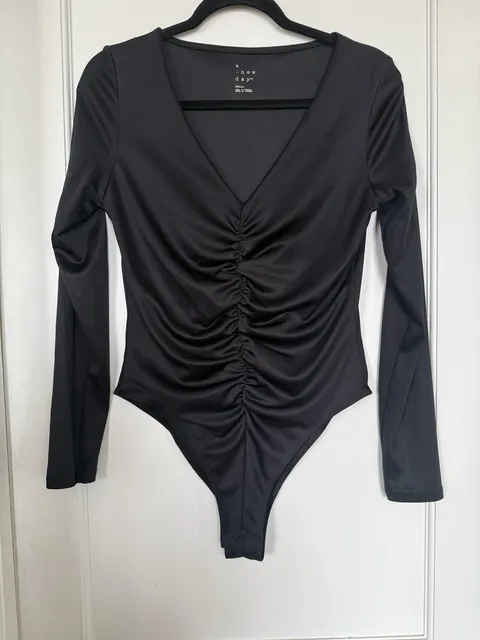 A New Day Ruched Long Sleeve Bodysuit Size Small Black V-Neck
