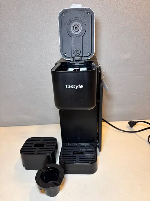 Tastyle Single Serve Iced Coffee Maker
(Missing ground coffee filter)