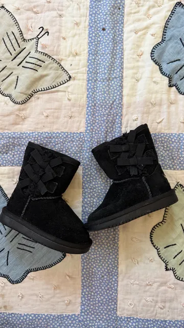 Koolaburra by UGG Bow Boots Black