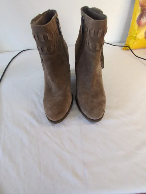Jessica Simpson Chassie Booties Size 8M Brown Suede Fringe Heels