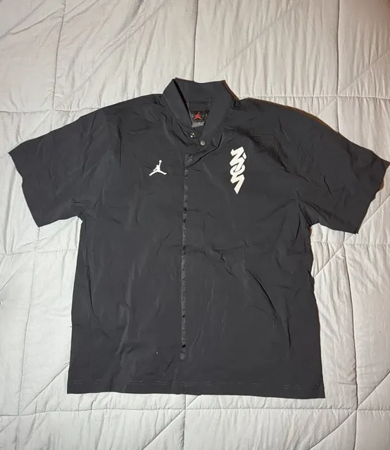 Jordan Button Up Shirt Size L Black