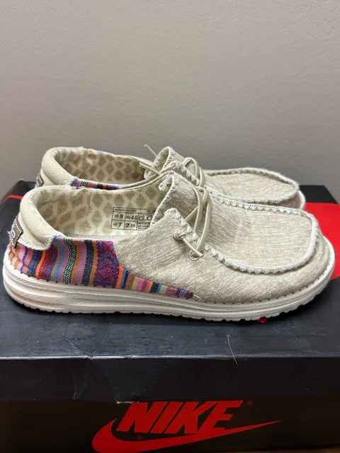 9W Hey Dude Wendy Rodeo Beige Multi Slip On Loafers