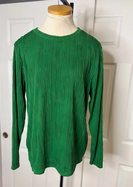106-Moshu Pleated Long Sleeve Top Size XL Green Crewneck Blouse