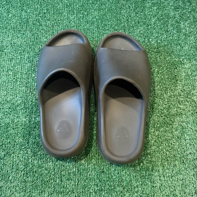 Adidas Yeezy Slides Dark Onyx