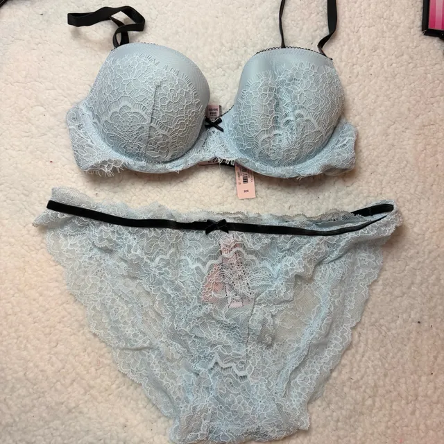 Victoria's Secret Lace Bra & Panty Set Size 32C Light Blue