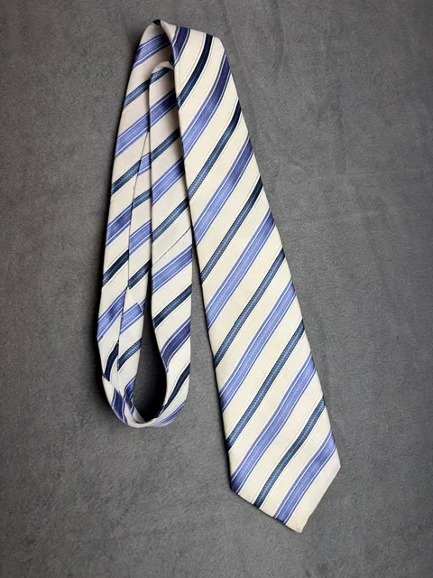 Giorgio Armani Striped Silk Necktie Blue White Made in Italy