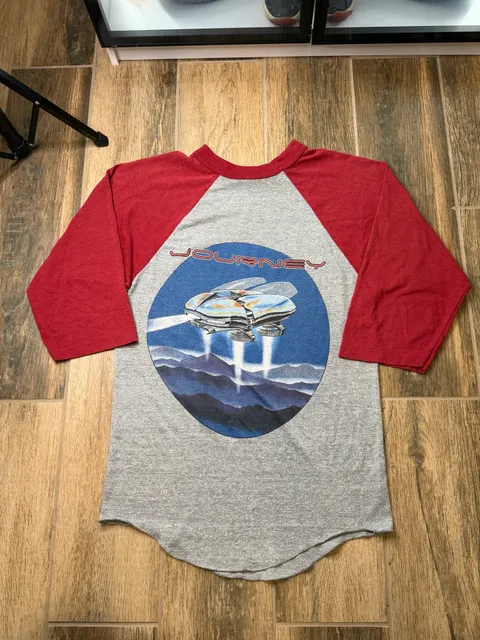 Vintage 1982 Journey Escape Tour Shirt E5C4P3 Authentic size M Single Stitch!