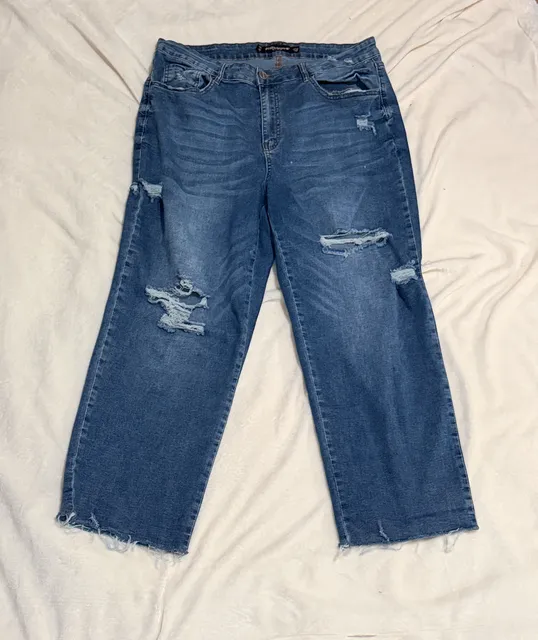 Dollhouse Distressed Straight Leg Jeans Size 18W