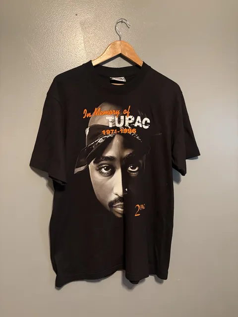 Tupac Shakur Legends Live Forever Graphic T-Shirt Black