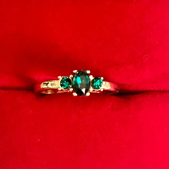 Gold Tone Emerald Green Three Stone Ring Size 6