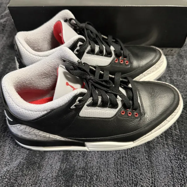 Air Jordan 3 Men's Size 9.5 Retro OG Sneakers Black/Cement DN3707-010