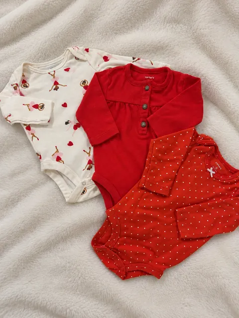 Carter's Long Sleeve Bodysuits size 0-3m