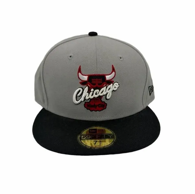 New Era Chicago Bulls 59FIFTY Hat Size 7 1/2 Gray Black Fitted