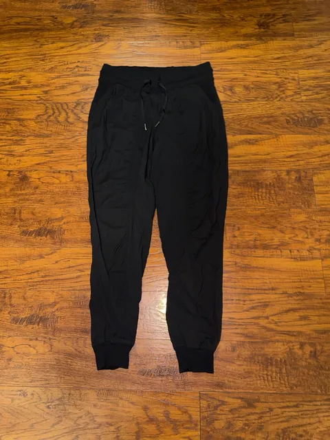 Lululemon Jogger Pants Size 8 Black Drawstring Athletic Casual