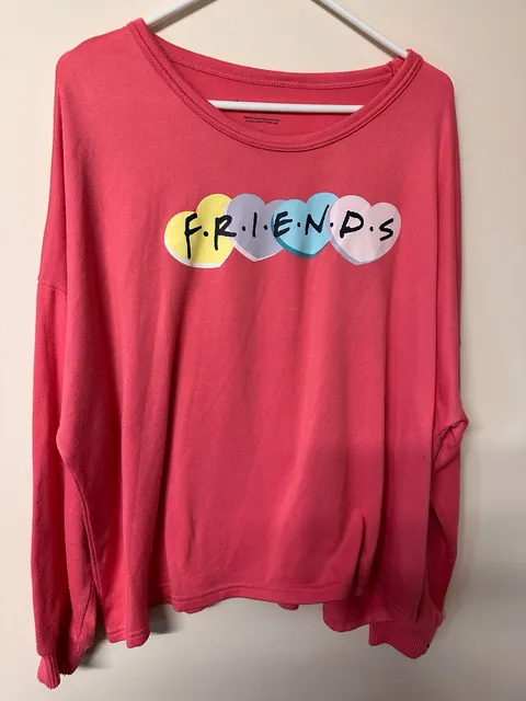Friends Sweatshirt Size 2X Pink Heart Candy Graphic Long Sleeve