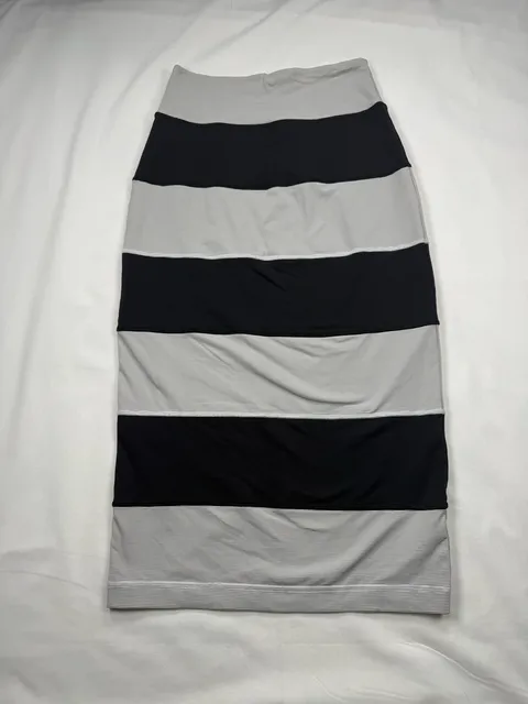 Lululemon Yoga Over Skirt Size 4 Wee Stripe Black Grey