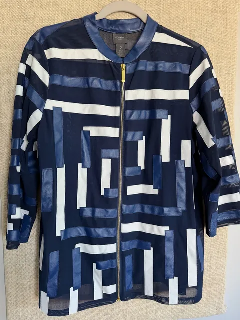Chico's Travelers Faux Leather Trim Zip Jacket Size 2 Blue White