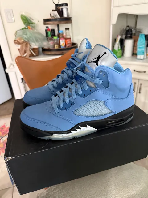 Jordan 5 Retro UNC University Blue Shoes