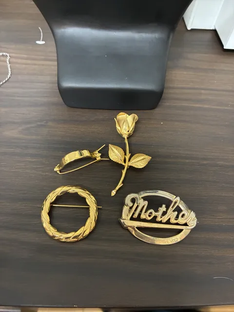 Vintage Gold Tone Brooch Pin Lot Set Of 4 Mother Rose Circle Scarf Clip