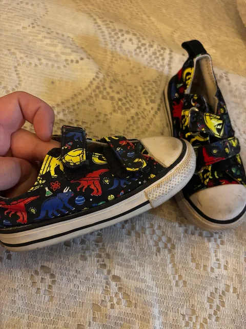 Converse Dinosaur Print Sneakers Size 7