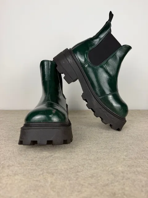 Intentionally Blank Contour Chelsea Boot Size 37 Green Leather