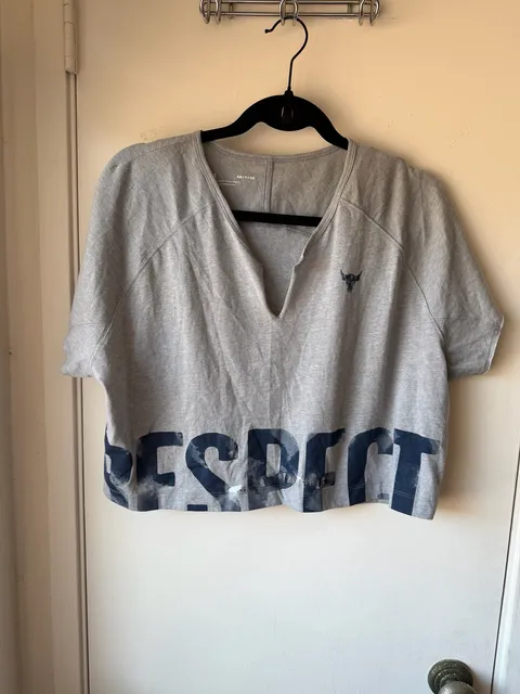 Under Armour Project Rock Respect Crop T-Shirt Size S Gray