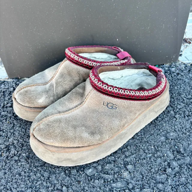 UGG Tazz II Platform Slippers Chestnut Brown Suede Size 9