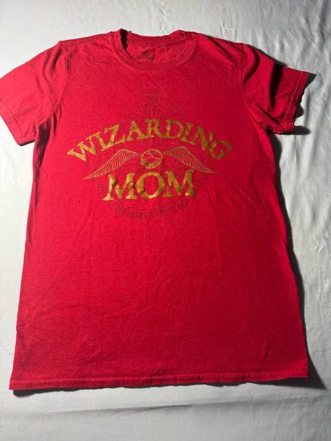 Universal Studios Harry Potter Wizarding Mom T-Shirt Size S Red