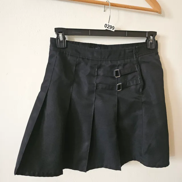 Black Pleated Skirt with Buckle 299