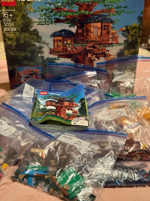 LEGO Ideas 21318 Tree House Set - Box,Manual,Bagged (Sorted) Pieces 100% Complete