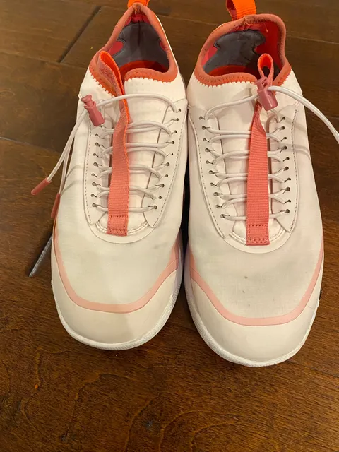 Clove Classic Nursing Shoes Women Size 9 Pink Camo Slip-On Sneakers