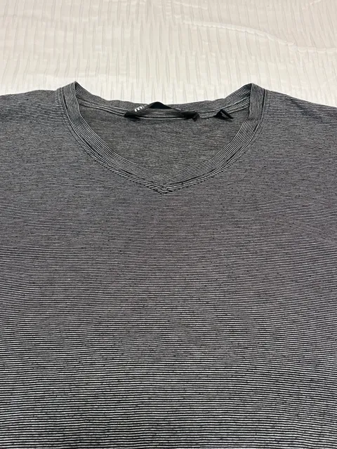 TravisMathew V-Neck T-Shirt Size L Black White Striped Short Sleeve Top