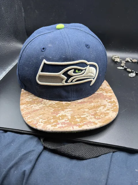 New Era Seattle Seahawks 59FIFTY Size 6 5/8 Fitted Hat