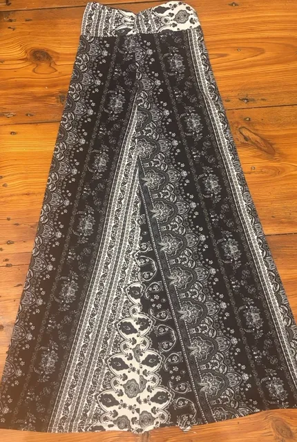 Boho Black White Paisley Floral Print Fitted Long Skirt