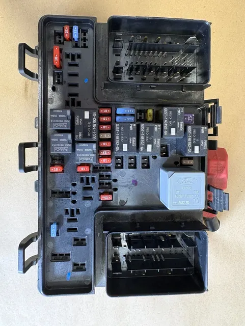 2019–2021 Ford Ranger Engine Fuse Box 4x2 KB3T-14D068-BB OEM