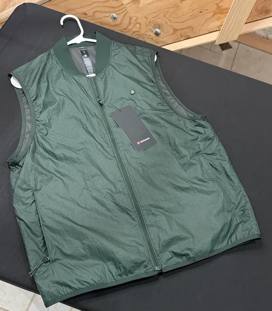 Lululemon Lightweight Windproof Golf Vest Size S Green