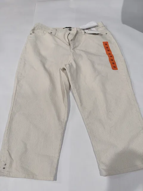 Gloria Vanderbilt Amanda Capri Size 16