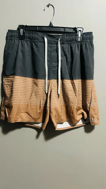 Vuori Board Shorts Size L Striped. Pc154