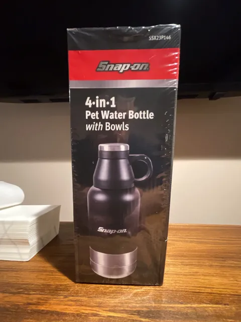 Snap-on 4-in-1 Pet Water Bottle with Bowls SSX23P146